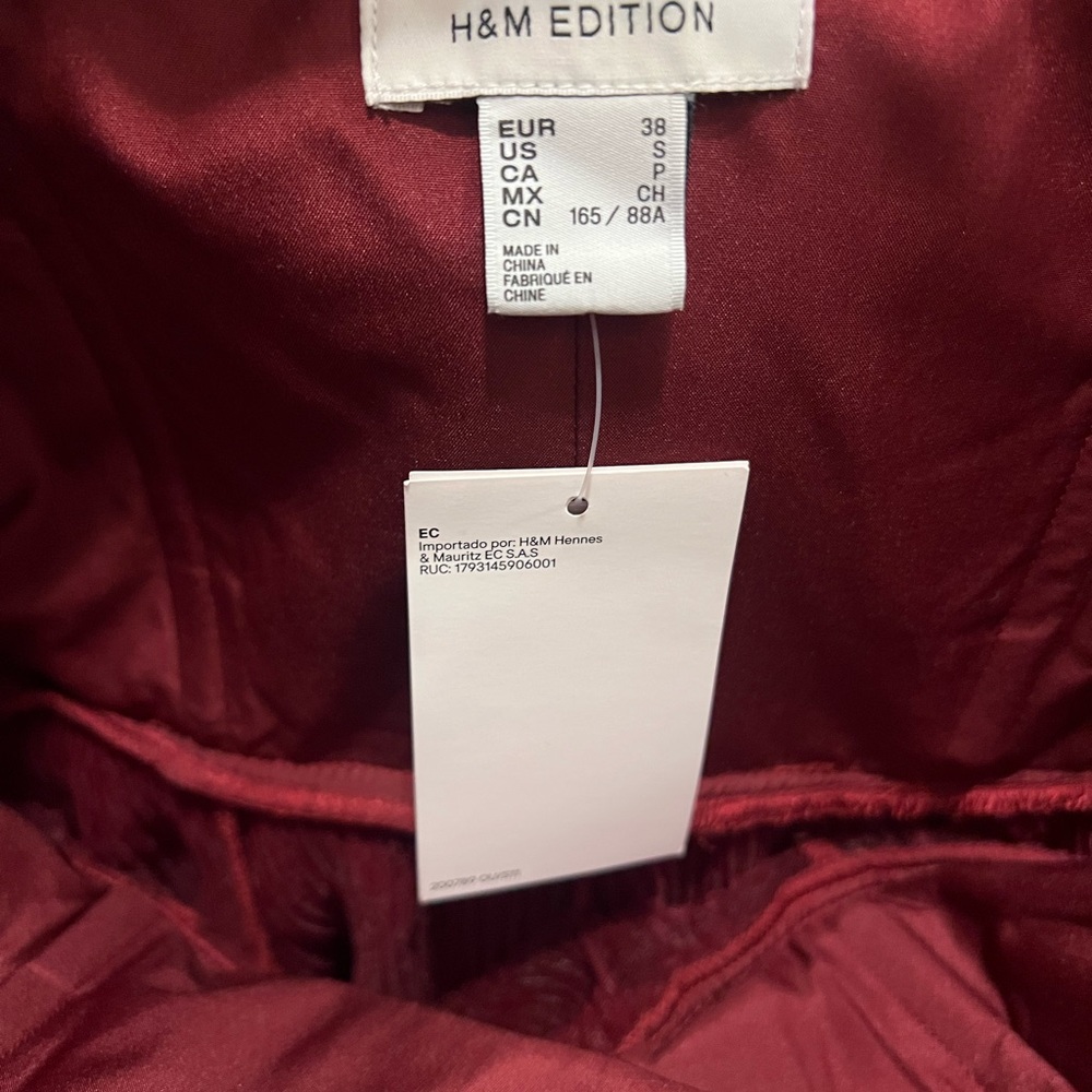 Zara Deep red wine womens strapless top. Would pair beautifully with any bottom. - Picture 4 of 5
